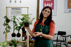 Oficina de Kokedama possibilita relaxamento e encanta funcionários da Prefeitura