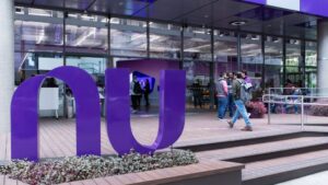 Nubank investe R$ 2,5 bi em superescritórios e abraça modelo híbrido na expansão global
