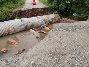 Chuva provoca queda de pontes e deixa famílias ilhadas em Santa Isabel