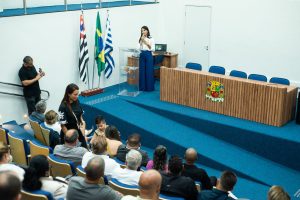 Livro Vale Reciclar é apresentado em São José com apoio de vereadores