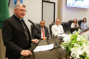 Moradia e dignidade humana marcam lançamento da Campanha da Fraternidade na Câmara de Arujá