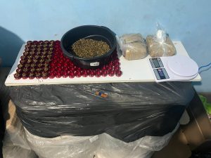 Denúncia anônima leva PM a desmantelar “casa bomba” no Jardim Presidente Dutra