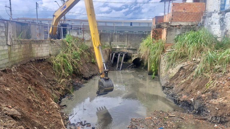 Itaquá recolhe 11,8 toneladas de resíduos e intensifica limpeza urbana após chuvas