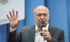 Alckmin revela decreto para blindar indústria e agronegócio com salvaguardas em acordos comerciais
