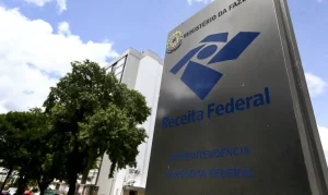 Receita Federal exonera auditor fiscal alvo de operação da PF que investiga acesso indevido a dados de ministros do STF e familiares de Gilmar Mendes