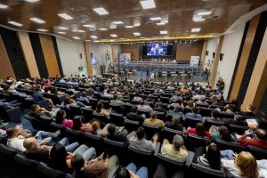 Escola do Legislativo de Arujá participa do 17º Encontro da Associação Paulista
