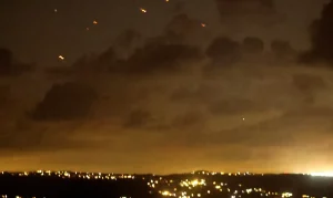 Hezbollah e Israel em Confronto: Ataques Mútuos Escalando Tensão no Oriente Médio Após Assassinato de Líderes