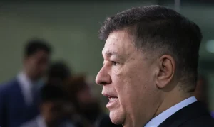 CPI do INSS: Viana quer votar relatório de 5 mil páginas com 228 indiciamentos após revés do STF