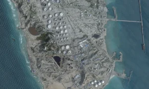 Irã incendeia petroleiro gigante perto de Dubai após ameaça de Trump; preços do petróleo disparam