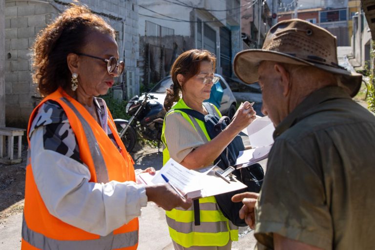 Cultura Itinerante reúne famílias em tarde de lazer e serviços no Largo da Vila São Carlos