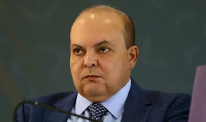 Ex-governador Ibaneis Rocha falta à CPMI do Crime Organizado e STF autoriza ausência; Senador critica “dois pesos, duas medidas”