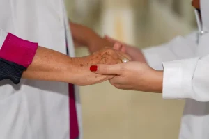 Curso de Gerontologia SP Atinge Marca Histórica: Mais de 2.500 Inscritos em Cuidado para Idosos, Superando Expectativas