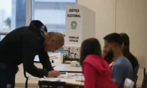 Geração Prateada: Eleitores 60+ Crescem 74% e Podem Decidir Eleições em Cenário Polarizado