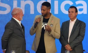 Lula pede mobilização de sindicatos para aprovar fim da escala 6×1 e jornada de 40 horas