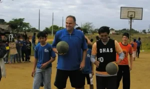 Vitória Emocionante no Basquete Escolar: Projeto Viabilizado por Oscar Schmidt Conquista Título Nacional e Homenageia o “Mão Santa”