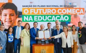 Escola Pública em SP Vira Palco de Filme Crítico a Paulo Freire e Educação; Ato Reage