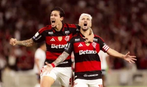Flamengo vence o Vitória por 2 a 1 na estreia da Copa do Brasil 2026 com gols de Evertton Araújo e Pedro no Maracanã