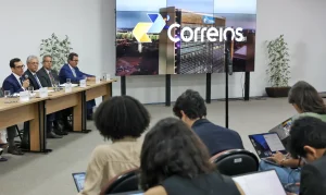 Correios: Prejuízo Bilionário de R$ 8,5 Bilhões em 2025 Abala Estatal, Impactado por Ações Judiciais e Custos Operacionais