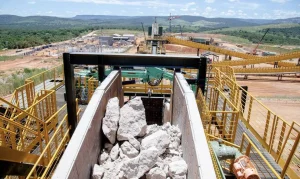 Terras Raras, Minerais Estratégicos e Críticos: Entenda as Diferenças e o Papel do Brasil na Disputa Global por Recursos Essenciais