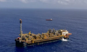 ANP aprova estudos para explorar o bloco Sul de Sapinhoá no pré-sal da Bacia de Santos, abrindo caminho para novas licitações de partilha de produção