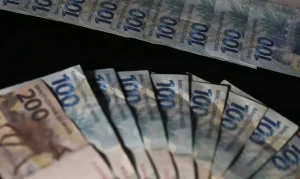 Dívida Pública Federal: Queda de R$ 208 bilhões em Março Alivia Contas do Governo; Entenda o Impacto da Selic e do Cenário Global