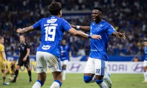 Cruzeiro vence Boca Juniors na Libertadores com gol decisivo e assume liderança do grupo