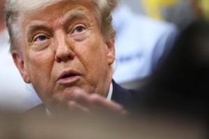 Trump volta a dizer que acordo de paz com o Irã só será firmado se o país não tiver arma nuclear