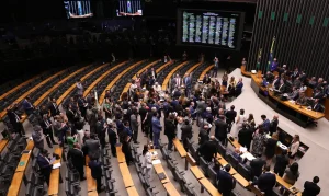 Congresso Derruba Veto de Lula e Mantém PL da Dosimetria, Beneficiando Condenados por Tentativa de Golpe de Estado