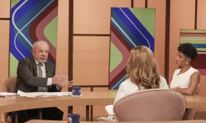 Lula promete vetar PL da minirreforma eleitoral que libera envio em massa de mensagens e uso de robôs em eleições