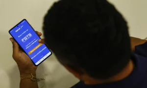 Desenrola 2.0: FGTS no app atrai 1,4 milhão no 1º dia e causa filas virtuais; veja como usar