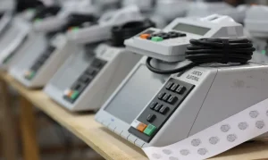 TSE Reage à IA: Comissão Permanente Combaterá Uso Ilegal em Eleições e Definirá Regras Claras