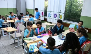 Brasil Atinge Ponto Histórico: Desenvolvimento Humano “Muito Alto” Impulsionado por Educação e Políticas Sociais