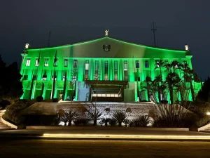 Palácio dos Bandeirantes Brilha em Verde: Apoio à Campanha “24H pelo Glaucoma” Alerta para Doença Silenciosa que Causa Cegueira Irreversível no Brasil