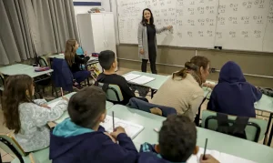 Piso Salarial Professor 2026: Senado Aprova R$ 5.130,63 e Novo Cálculo do Fundeb com Ganho Real Acima da Inflação