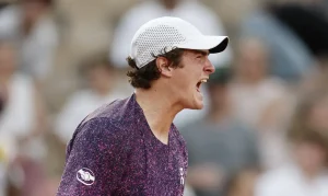 João Fonseca, o jovem prodígio brasileiro, vira o jogo contra croata e encara Novak Djokovic em Roland Garros
