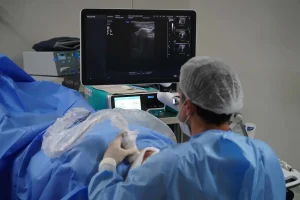 Revolução na Tireoide: Hospital Estadual Trata Nódulo Benigno em 30 Minutos com Micro-ondas e Dispensa Medicação Diária