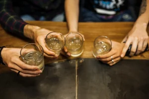 Estudo da USP Revela: Álcool e Drogas Presentes em Mais da Metade das Mortes Violentas no Brasil