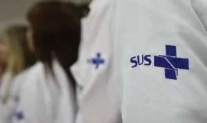 São Paulo investiga caso suspeito de Ebola em homem de 37 anos vindo da República Democrática do Congo, país em surto da doença