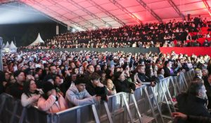 Maior público do Arujá Fest lota área de eventos para Marcos & Belutti e Leonardo