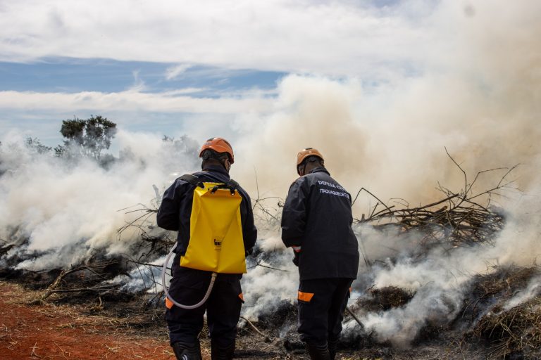 Defesa Civil de Itaquá dá início à Operação Estiagem para combate a queimadas em áreas de vegetação