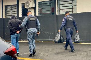 GCM de Itaquá prende suspeito por tráfico e apreende mais de 4,7 mil porções de drogas