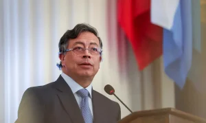 Colômbia em Xeque: Petro questiona pré-contagem eleitoral e opõe-se a resultados preliminares, acusações de fraude agitam país