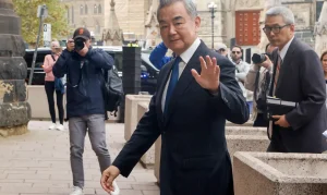 China Defende Soberania do Brasil Contra Ameaças dos EUA e Propõe Ampliar Cooperação Estratégica