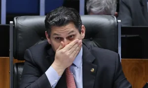 Davi Alcolumbre em Silêncio: O Futuro da Escala 6×1 e a PEC da Oposição no Senado