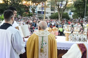 Corpus Christi: Tapetes, Procissões e Feiras Artesanais Encantam Bauru e Itapetininga