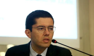 Exportações Brasileiras para EUA Caem 14% em Maio: Brasil Busca Novos Mercados e China Amplia Liderança