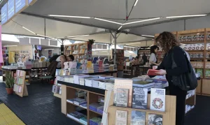 Feira do Livro de SP recebe diretor da EBC para celebrar 90 anos da Rádio Nacional e o legado do Samba