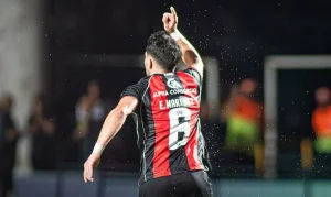 Vitória é Pentacampeão da Copa do Nordeste! Leão vira sobre o Fortaleza e levanta a taça em final emocionante