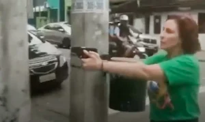 Jornalista Luan Araújo é preso por difamar Carla Zambelli após ser perseguido a mão armada; entidades repudiam decisão
