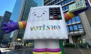 30ª Parada do Orgulho LGBT+ em SP: Urna e Voto são Destaques para Garantir Direitos Conquistados